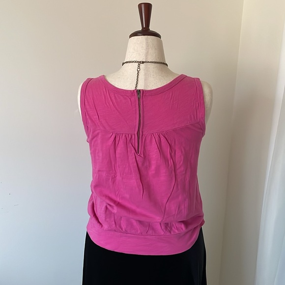 LOFT Set of 2 Zip Back Tanks - Size M - Picture 3 of 13